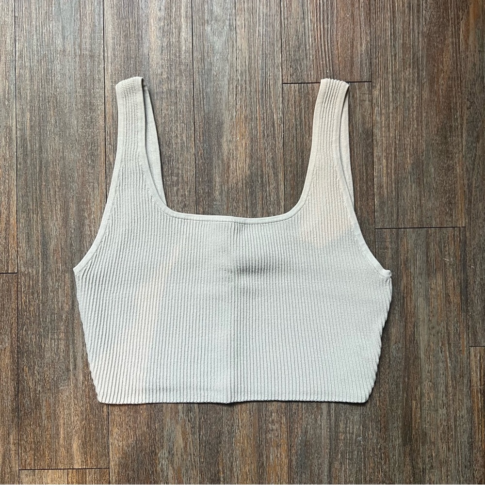 Aritzia Babaton Sculpt Knit Squareneck Cropped Tank in Ice Grey Size Medium